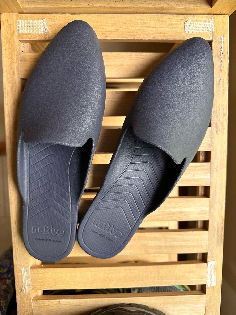 Native Slip-On Mule in Onyx Gray